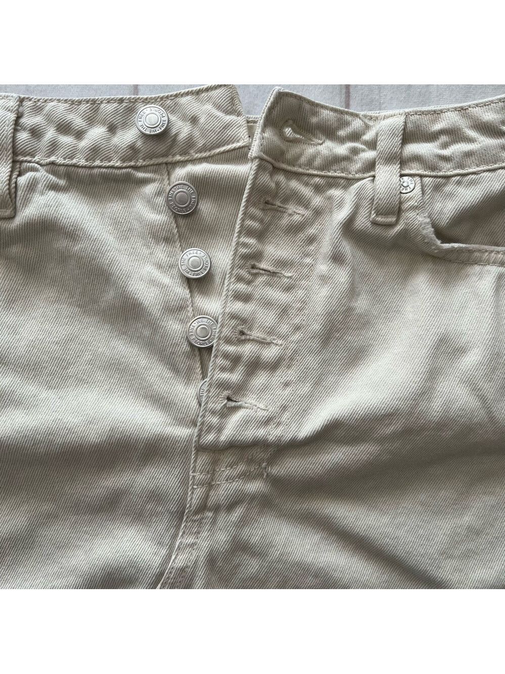 We The Free Women's Khaki Denim Mini Skirt Size 30 Casual Distressed Frayed Hem - Picture 6 of 14
